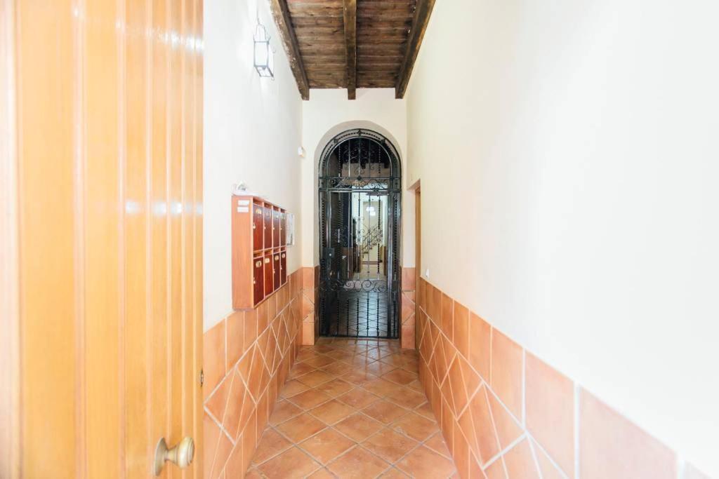 Precioso Apartamento En El Casco Antiguo De Triana Севилья Экстерьер фото